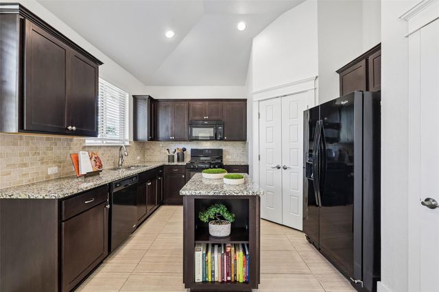 1754 Rowdy LOOP, Leander, TX 78641