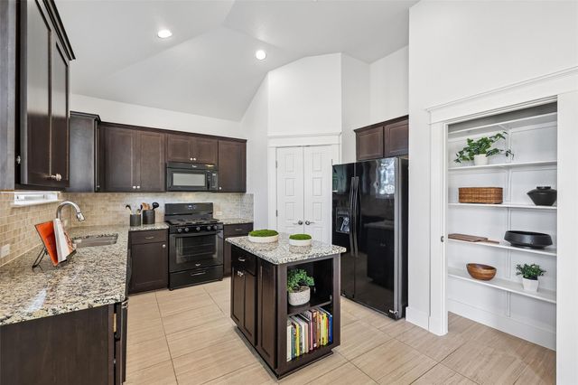 1754 Rowdy LOOP, Leander, TX 78641