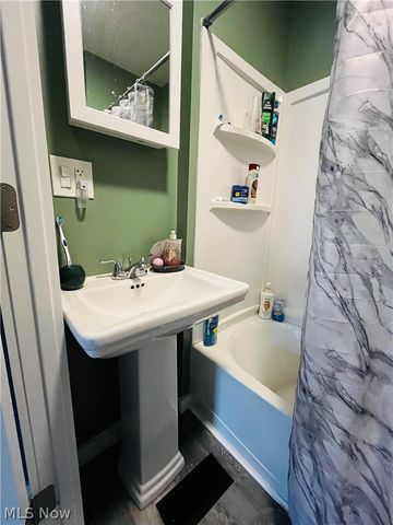 161 West Street, Geneva, OH 44041