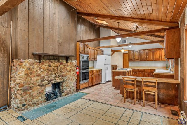 8720 SW 85th St, Auburn, KS 66402