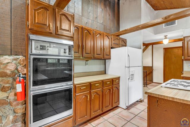 8720 SW 85th St, Auburn, KS 66402