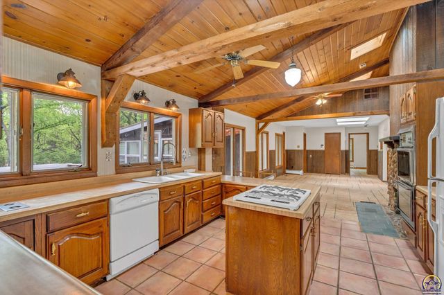 8720 SW 85th St, Auburn, KS 66402