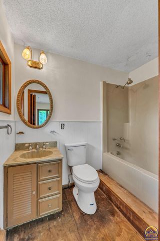 8720 SW 85th St, Auburn, KS 66402