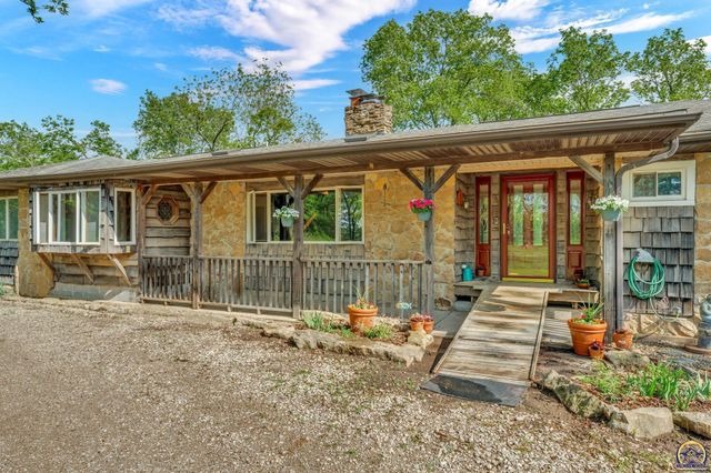 8720 SW 85th St, Auburn, KS 66402