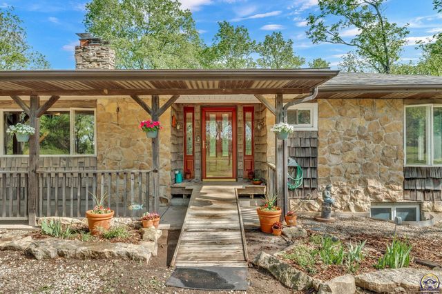 8720 SW 85th St, Auburn, KS 66402