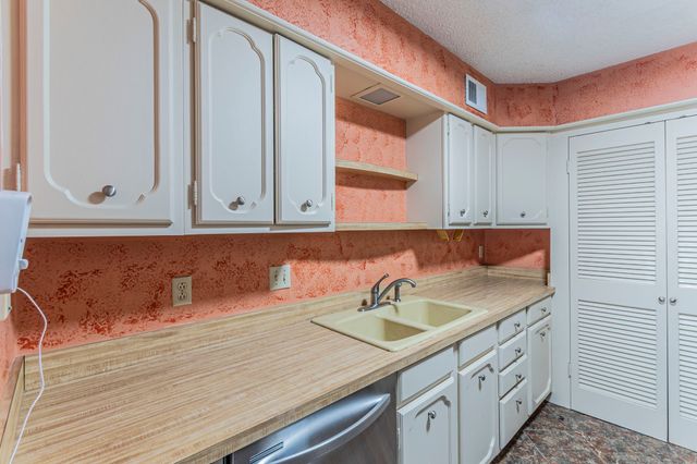 408 Hollyhill Lane, Denton, TX 76205