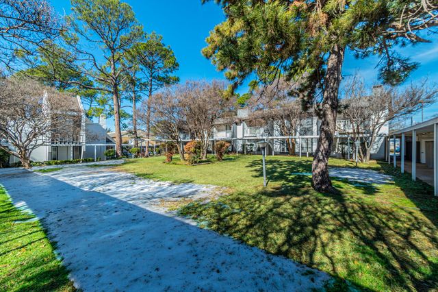 408 Hollyhill Lane, Denton, TX 76205