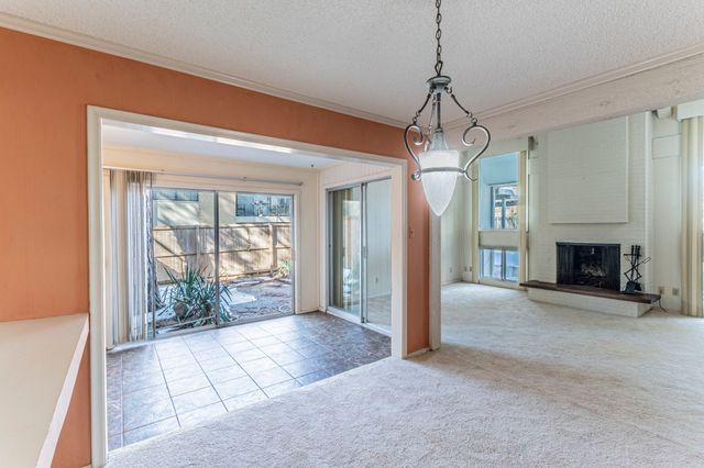 408 Hollyhill Lane, Denton, TX 76205