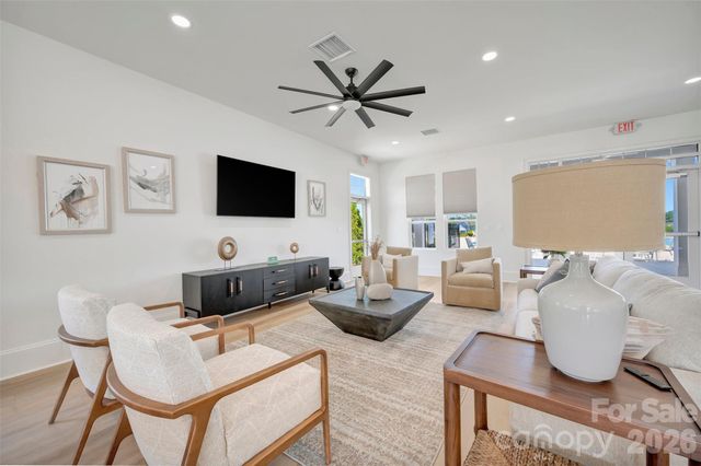 8886 Visgrove Drive, Sherrills Ford, NC 28673