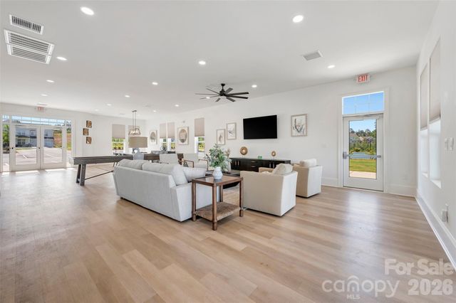 8886 Visgrove Drive, Sherrills Ford, NC 28673