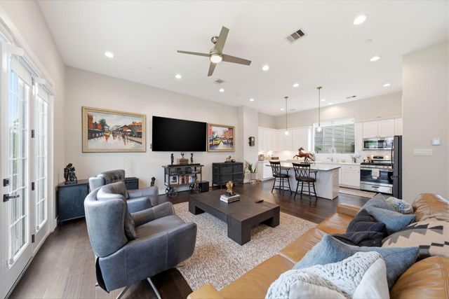 4306 Center Street, Houston, TX 77007