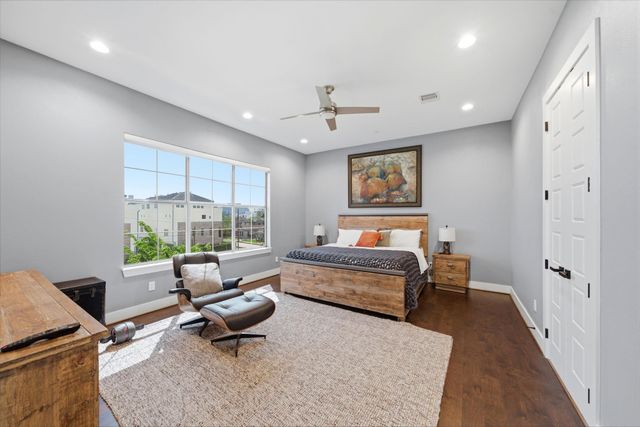 4306 Center Street, Houston, TX 77007