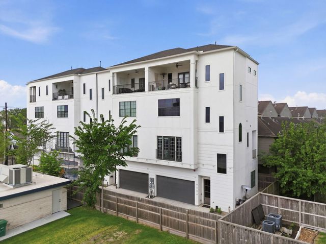 4306 Center Street, Houston, TX 77007