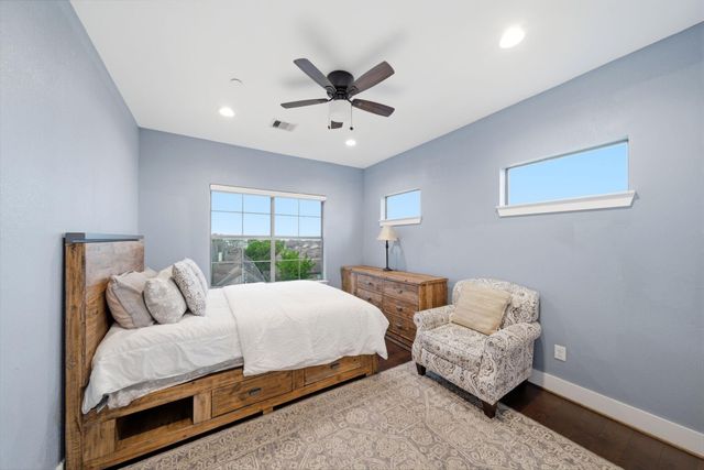 4306 Center Street, Houston, TX 77007