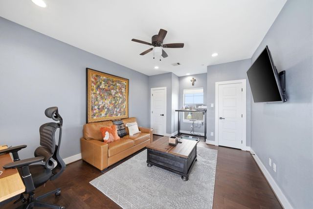 4306 Center Street, Houston, TX 77007