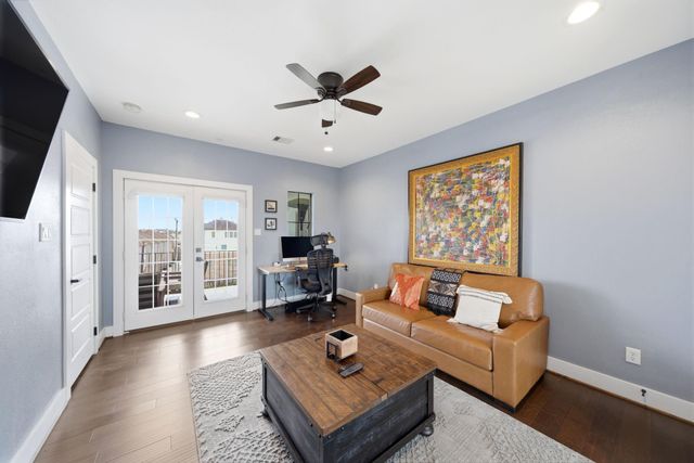 4306 Center Street, Houston, TX 77007