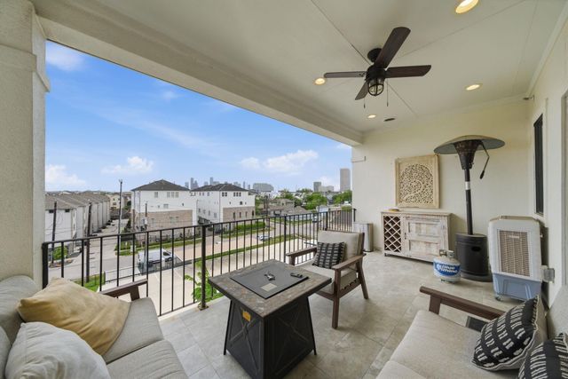 4306 Center Street, Houston, TX 77007