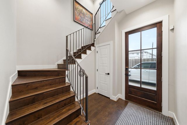 4306 Center Street, Houston, TX 77007