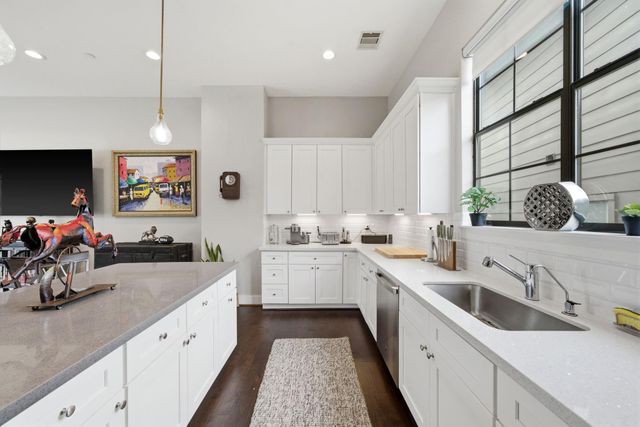 4306 Center Street, Houston, TX 77007