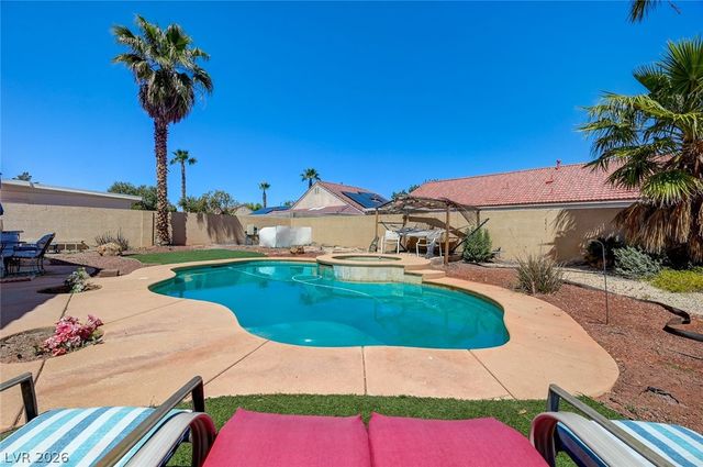 2106 Maui Surf Avenue, North Las Vegas, NV 89031