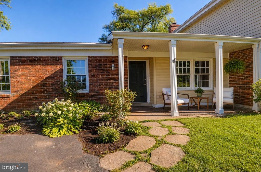 413 HARDING CT, Sterling, VA 20164