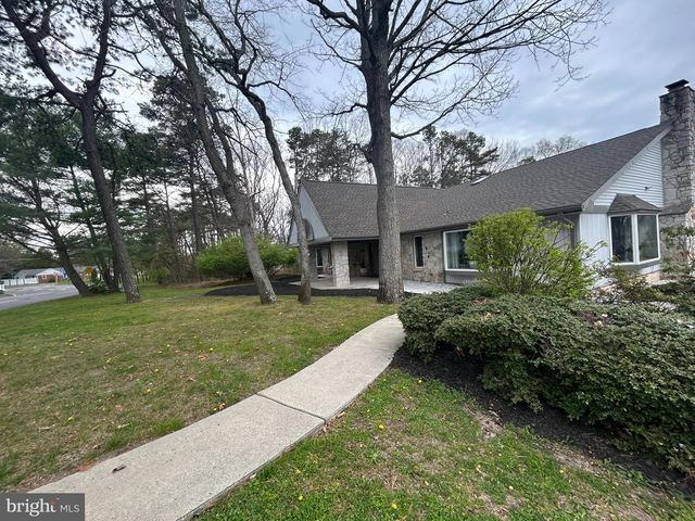 10 LOFT MOUNTAIN DR, Sicklerville, NJ 08081