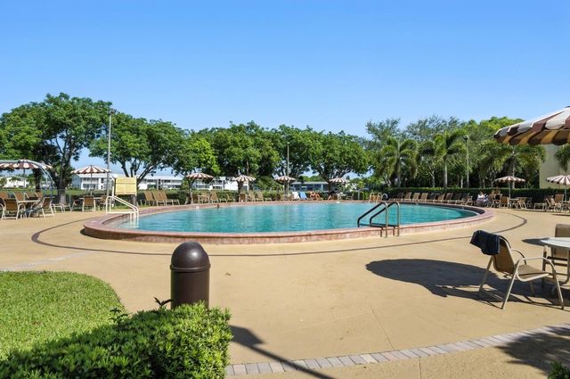 61 Somerset C 61, West Palm Beach, FL 33417