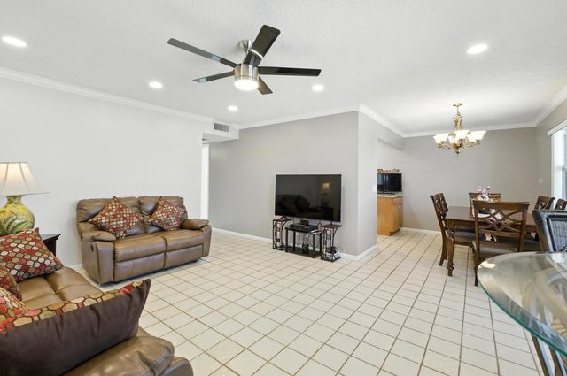 61 Somerset C 61, West Palm Beach, FL 33417