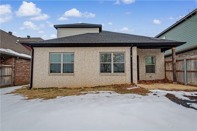 3215 Hillstone Avenue, Bentonville, AR 72713