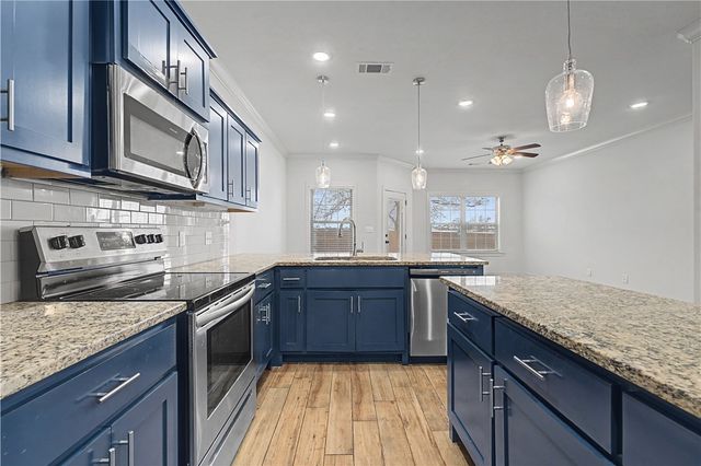 3215 Hillstone Avenue, Bentonville, AR 72713