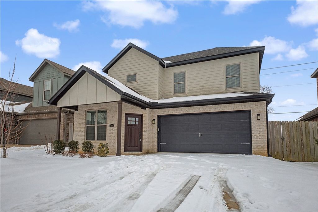 3215 Hillstone Avenue, Bentonville, AR 72713