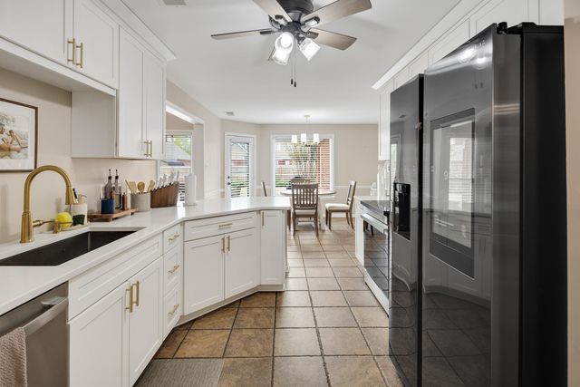 487 CANAL LOOP TURN DR, Collierville, TN 38017