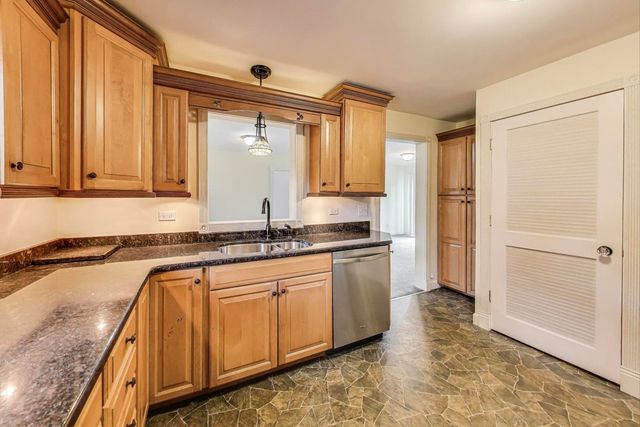 7339 S Park Avenue, Burr Ridge, IL 60527