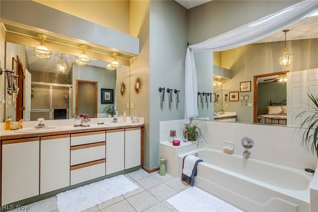12720 Cottonwood Lane, North Royalton, OH 44133