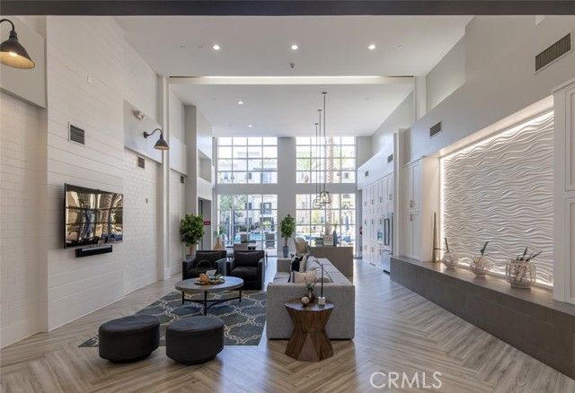 2400 Scholarship, Irvine, CA 92612