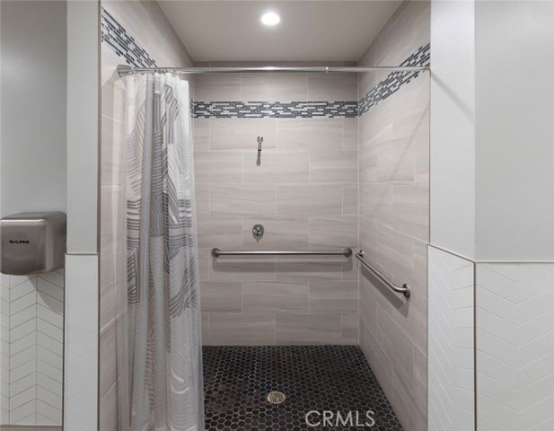 2400 Scholarship, Irvine, CA 92612