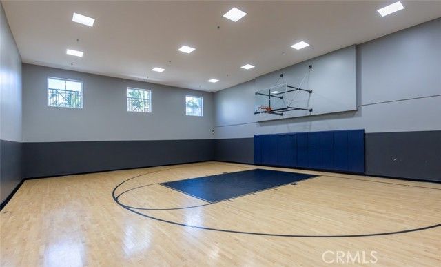 2400 Scholarship, Irvine, CA 92612