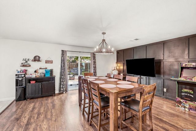 9202 Chinon, San Antonio, TX 78250