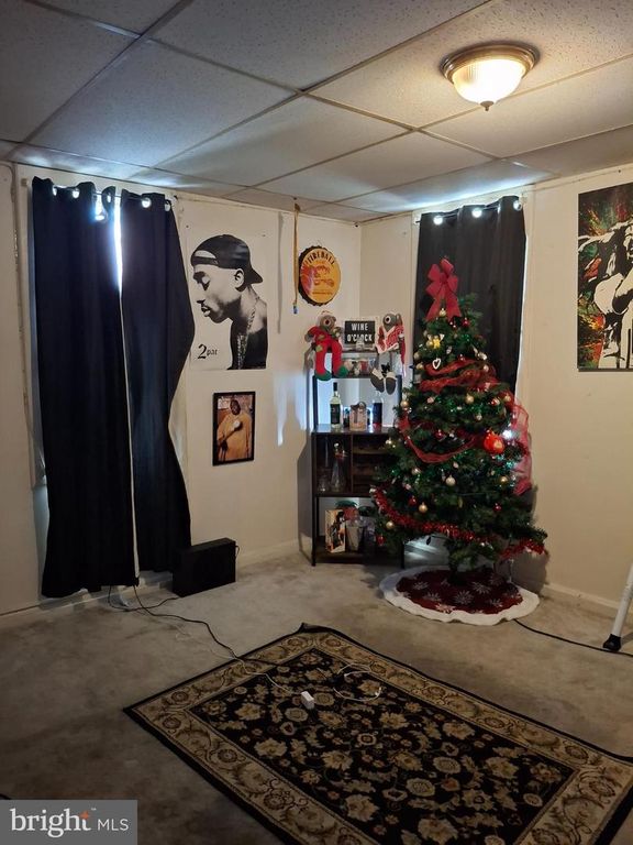 Image 3 of property listing at 905 MARYLAND AVE, Cumberland, MD 21502