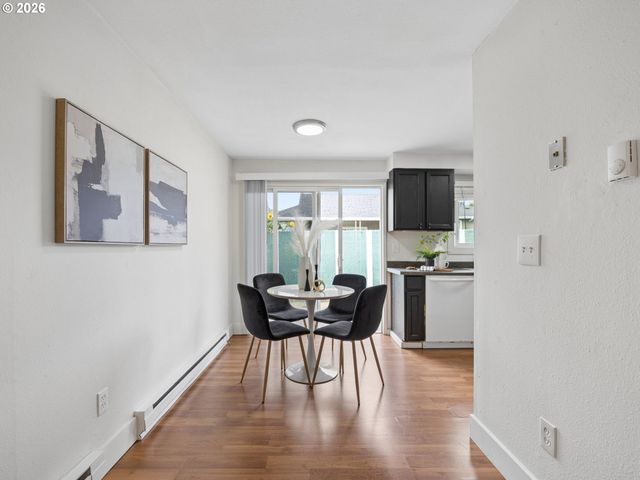 7322 N ALBINA Ave, Portland, OR 97217