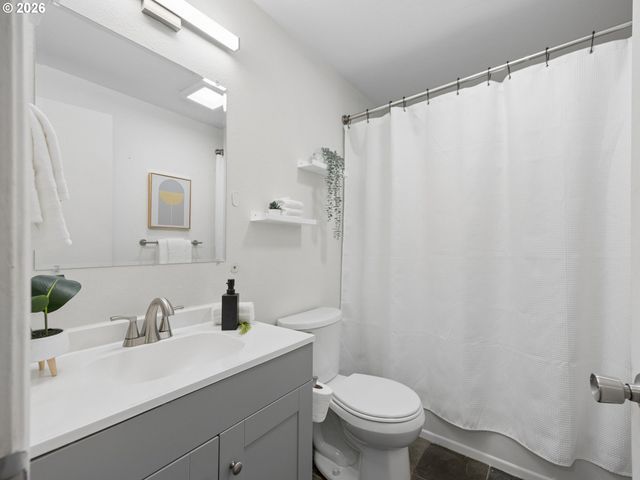 7322 N ALBINA Ave, Portland, OR 97217
