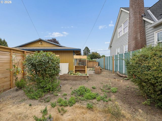 7322 N ALBINA Ave, Portland, OR 97217
