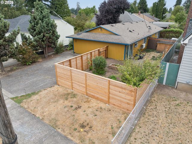 7322 N ALBINA Ave, Portland, OR 97217