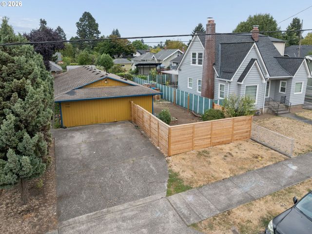 7322 N ALBINA Ave, Portland, OR 97217