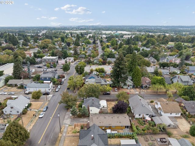7322 N ALBINA Ave, Portland, OR 97217