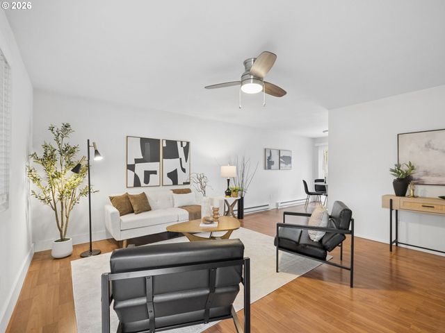 7322 N ALBINA Ave, Portland, OR 97217
