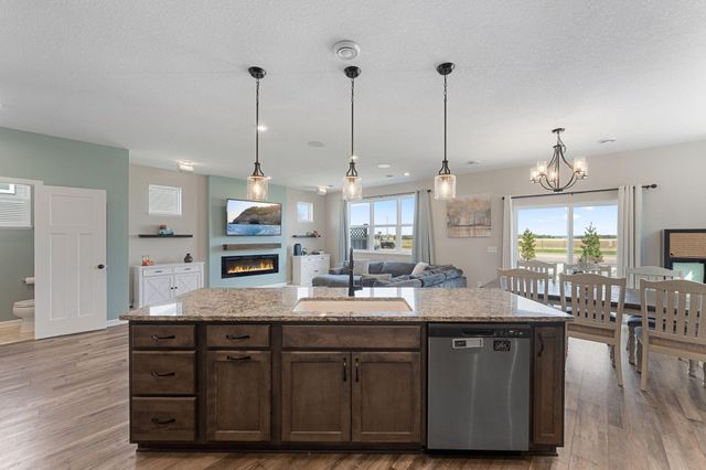 1847 Ivy Street, Shakopee, MN 55379