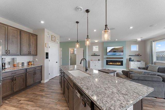 1847 Ivy Street, Shakopee, MN 55379