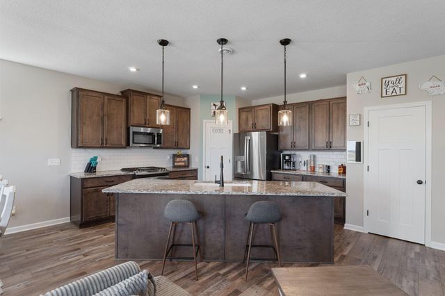 1847 Ivy Street, Shakopee, MN 55379