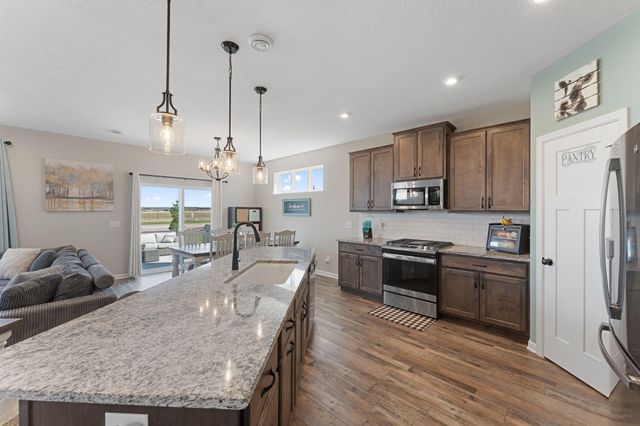 1847 Ivy Street, Shakopee, MN 55379